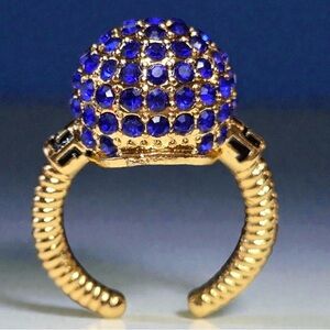 Elegant Gold and Blue Gemstone Ring